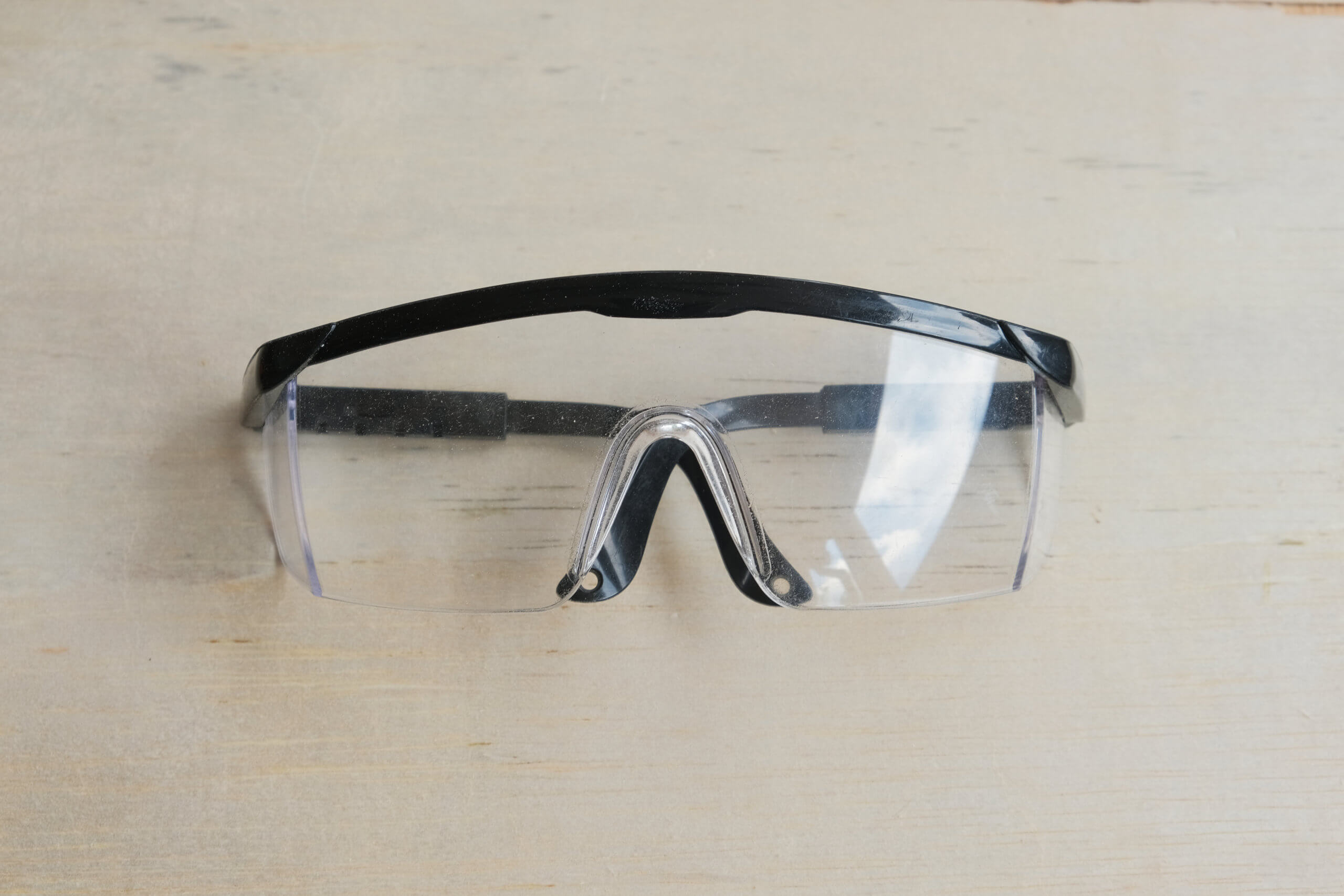 แว่นตาป้องกัน (Safety Glasses)